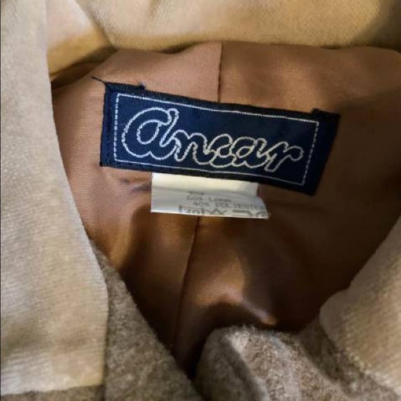 4-5year old girl’s beige coat from Italy - Picture 3 of 3